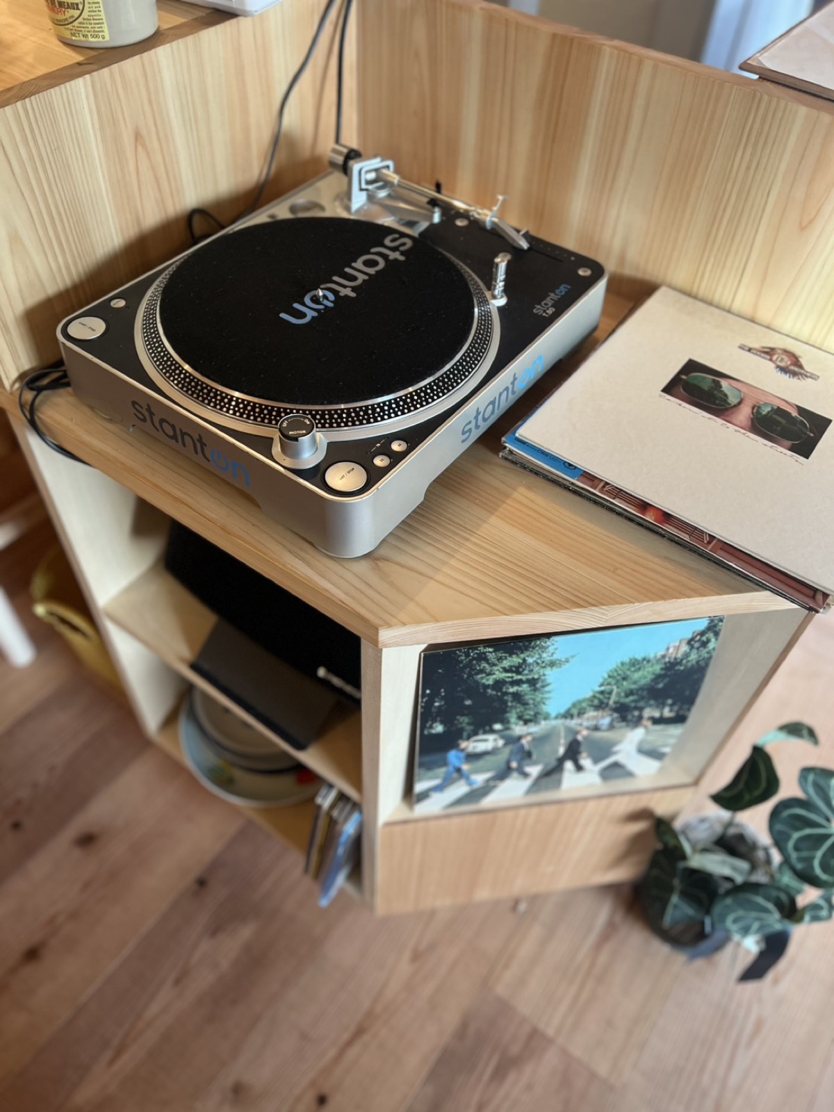 店内のレコードプレーヤー