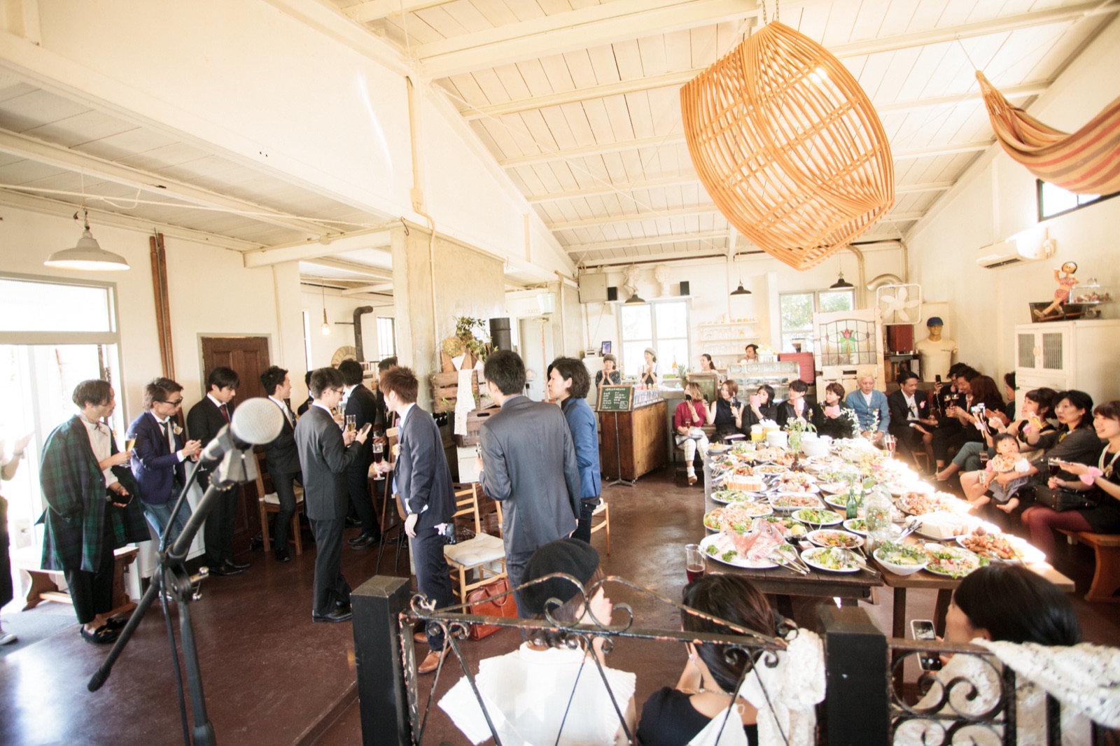 店内での持ち寄りパーティー